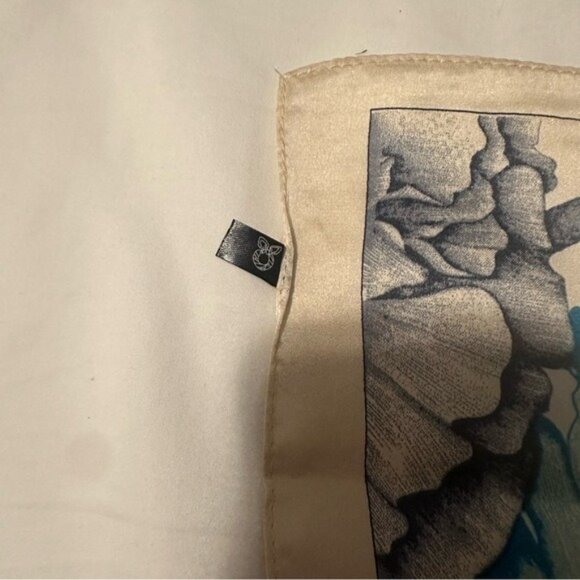 Satin Scarf Women neckerchief Shawl Floral Scene 21"x21" peony-style blooms - Picture 8 of 13